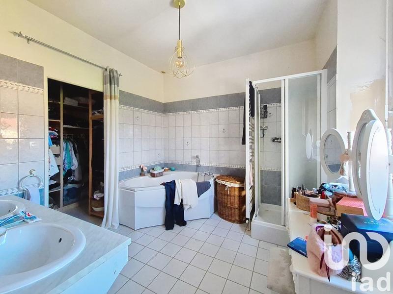 Maison - 340 m² - 11 pièces