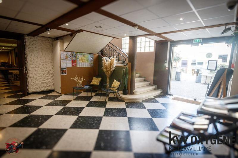 Local commercial - 700 m² - 20 pièces