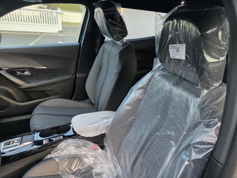 Peugeot 2008 II Hybrid 145 e-Dcs6 Allure