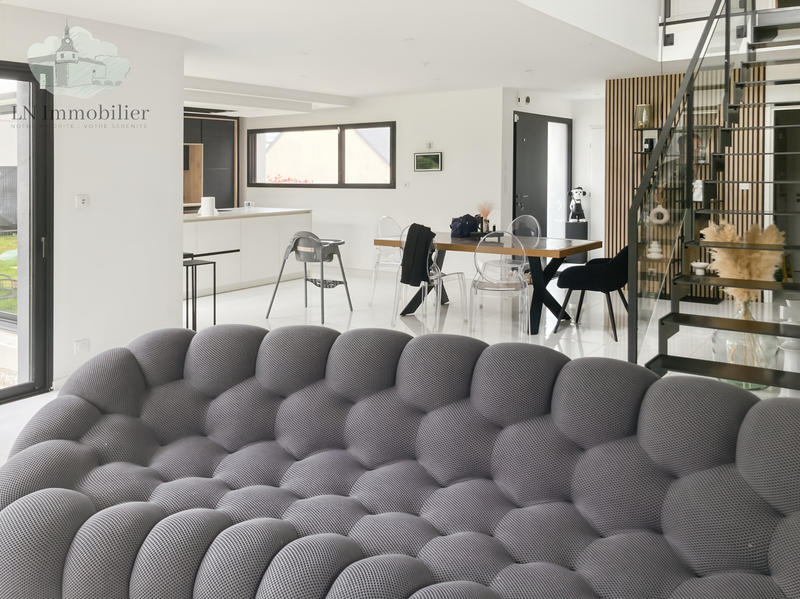 Maison - 152 m² - 7 pièces