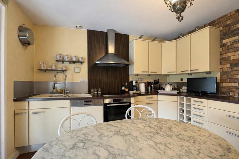 Maison - 182 m² - 7 pièces