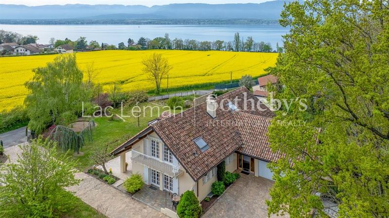 Maison - 380 m² - 8 pièces