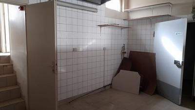 Magasins - 140 m² - 3 pièces