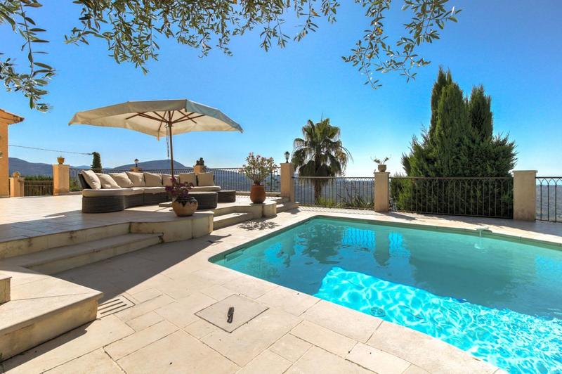 Villa - 250 m² - 7 pièces