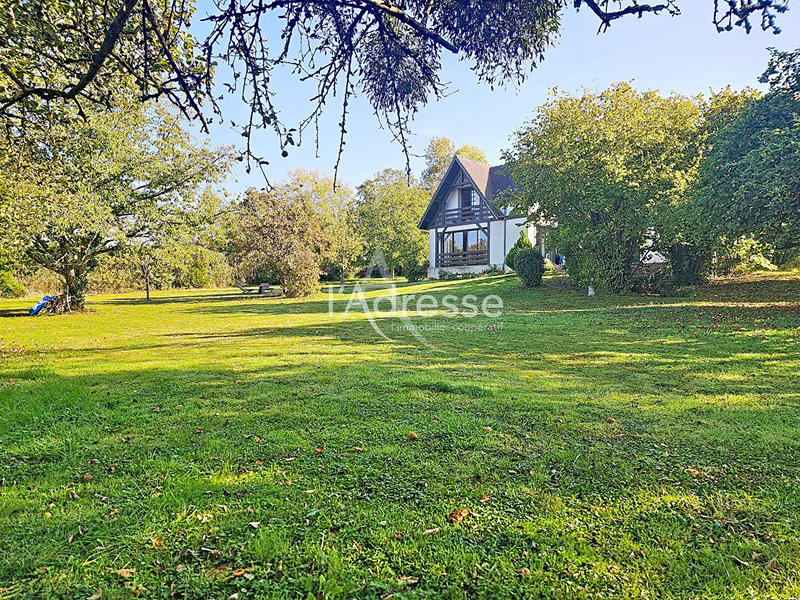 Maison - 202 m² - 6 pièces