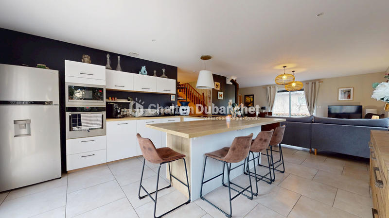 Maison - 165 m² - 8 pièces