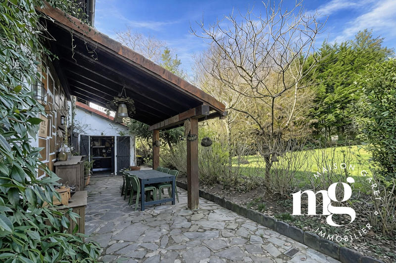 Maison ancienne - 270 m² - 9 pièces