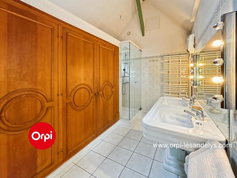 Maison - 181 m² - 9 pièces