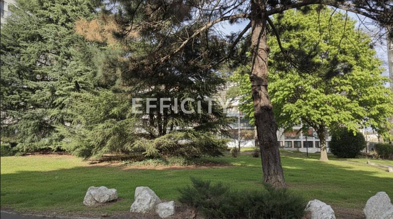 Appartement - 90 m² - 5 pièces