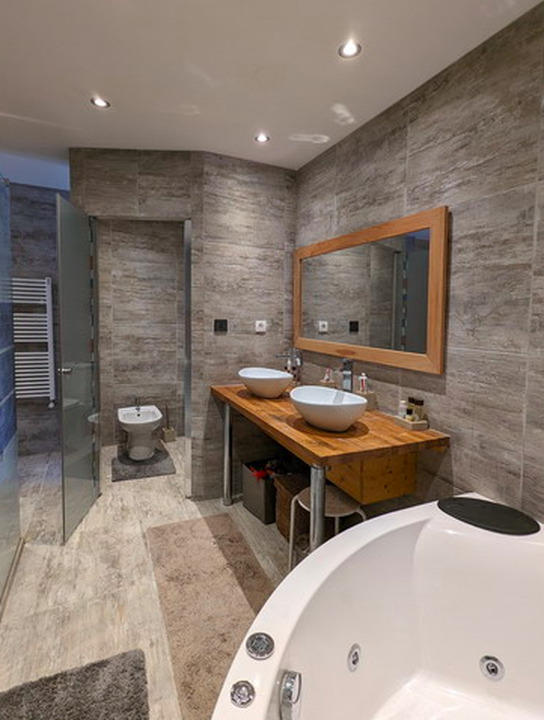 Maison en pierre - 260 m² - 8 pièces