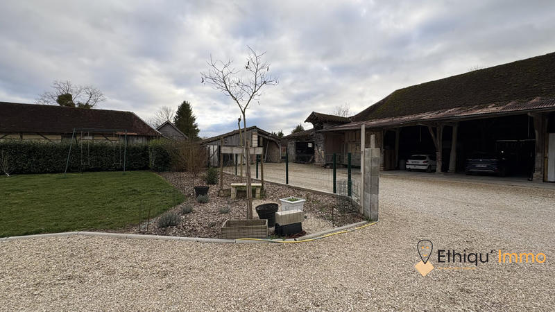 Maison - 143 m² - 5 pièces