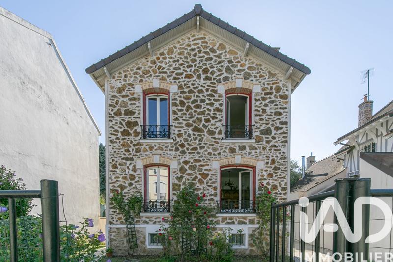 Maison - 90 m² - 4 pièces