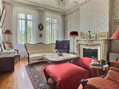 Maison - 200 m² - 6 pièces