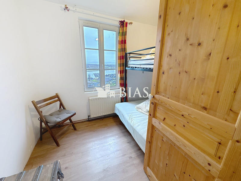 Maison - 246 m² - 9 pièces