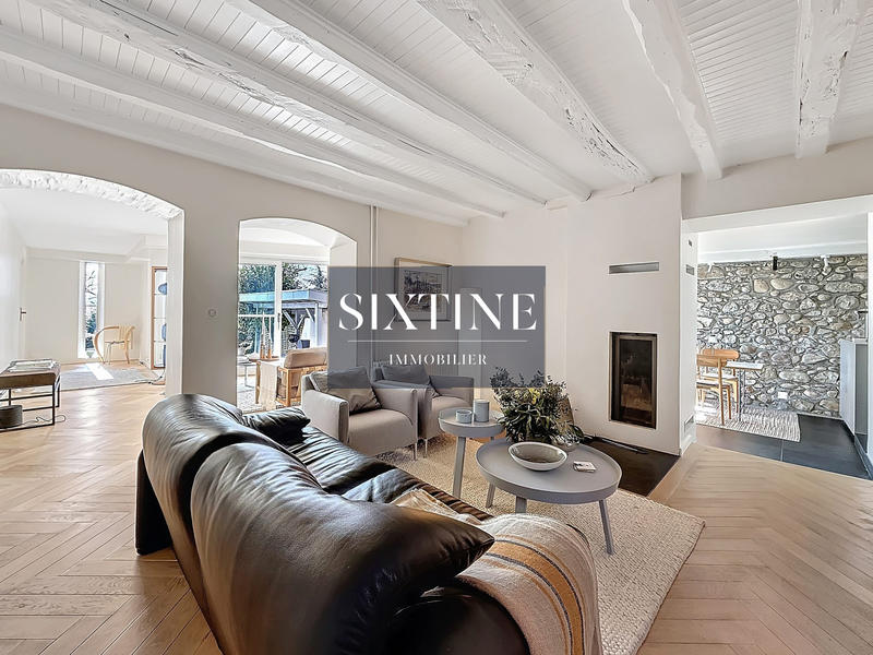 Maison ancienne - 297 m² - 12 pièces