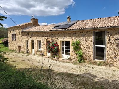 Maison traditionnelle - 216 m² - 5 pièces