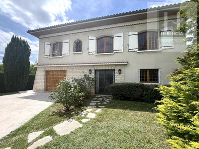 Maison - 179 m² - 6 pièces