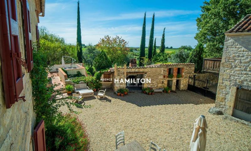 Maison de maîtres - 506 m² - 19 pièces