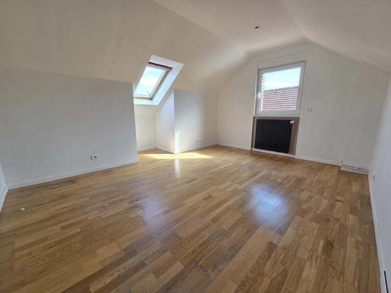 Pavillon - 142 m² - 8 pièces