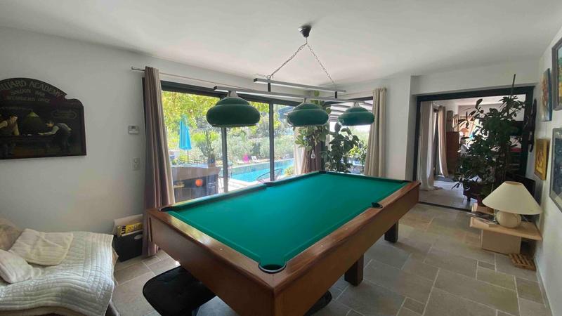 Maison - 200 m² - 8 pièces