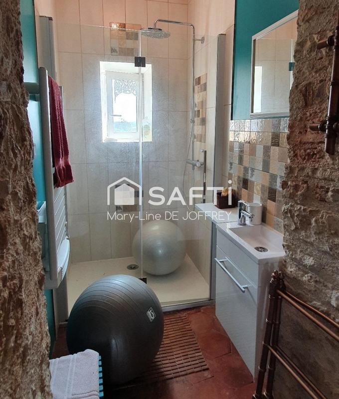 Maison - 225 m² - 6 pièces