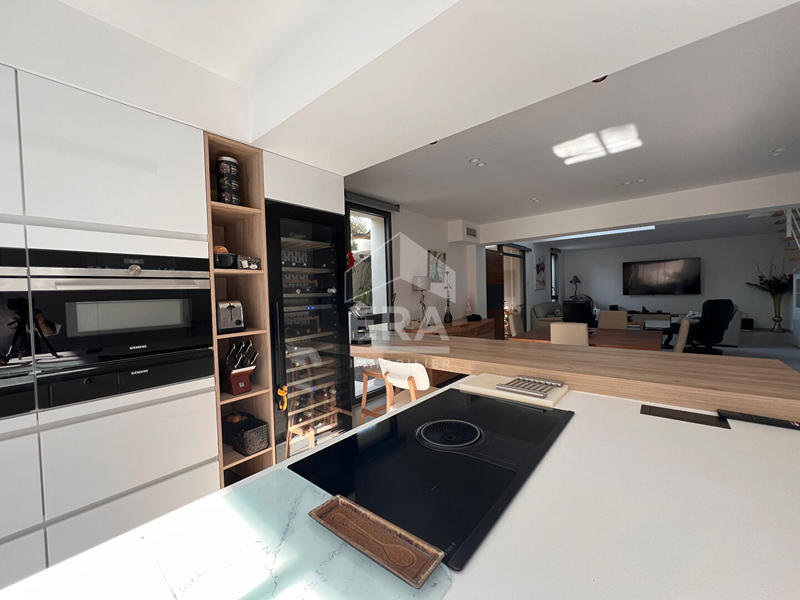 Villa - 220 m² - 7 pièces