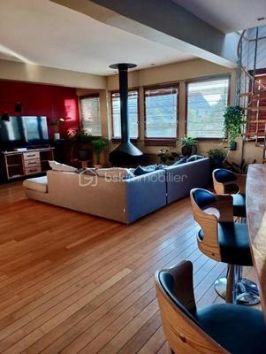 Loft - 135 m² - 6 pièces