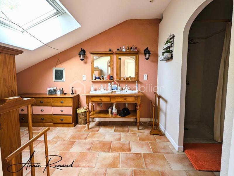 Demeure - 299 m² - 10 pièces