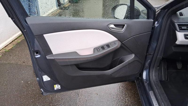 Renault Clio 1.3 TCe 140 Initiale Paris