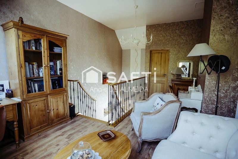 Maison - 217 m² - 9 pièces