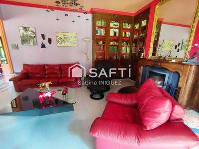 Maison - 299 m² - 8 pièces