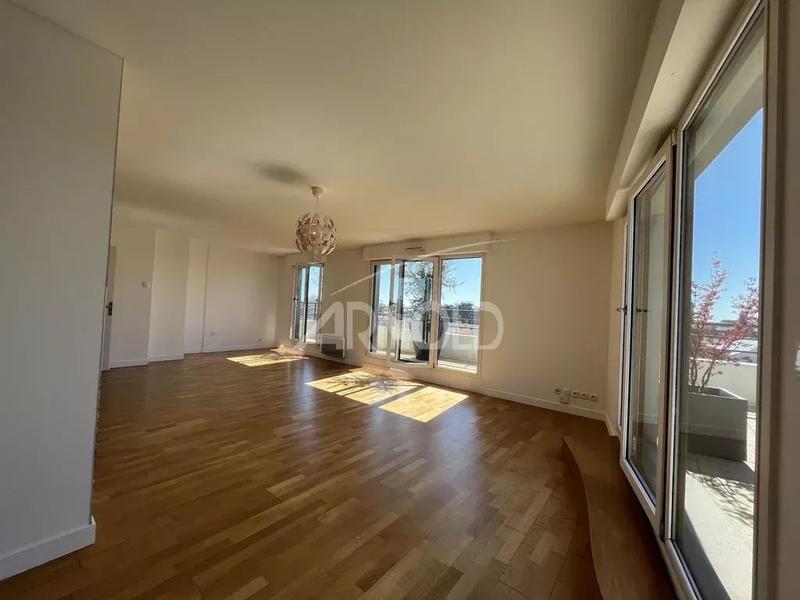 Appartement - 98 m² - 5 pièces