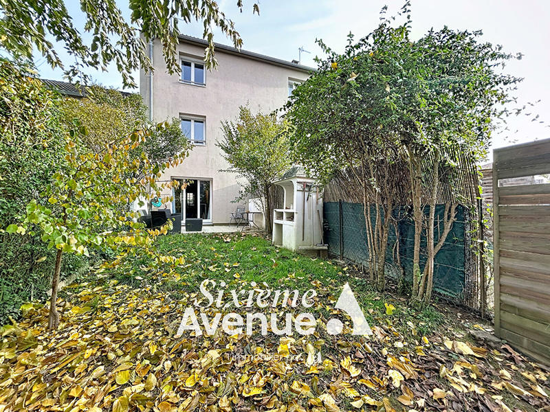 Maison - 93 m² - 5 pièces