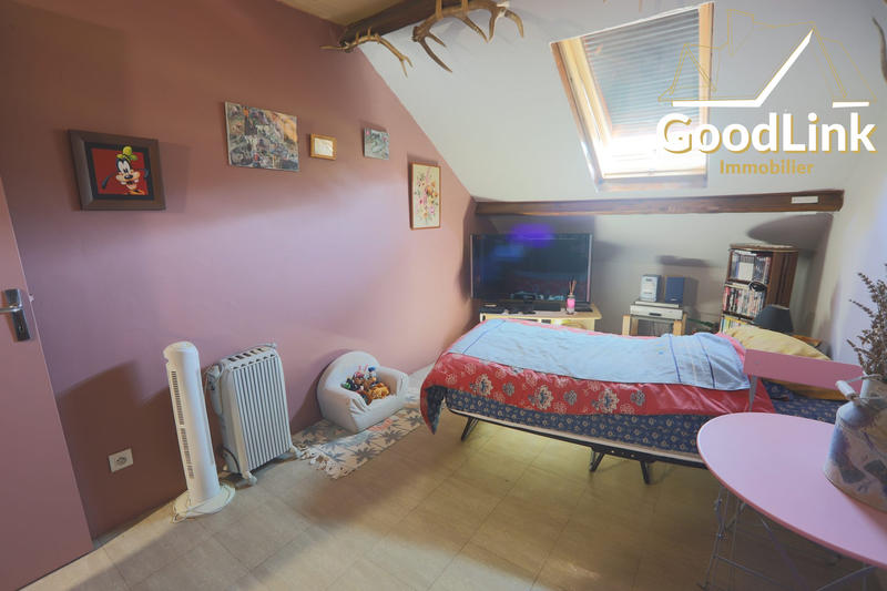 Maison - 99 m² - 5 pièces