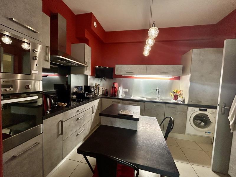 Maison - 160 m² - 9 pièces