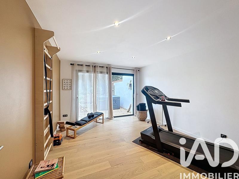 Maison - 265 m² - 8 pièces