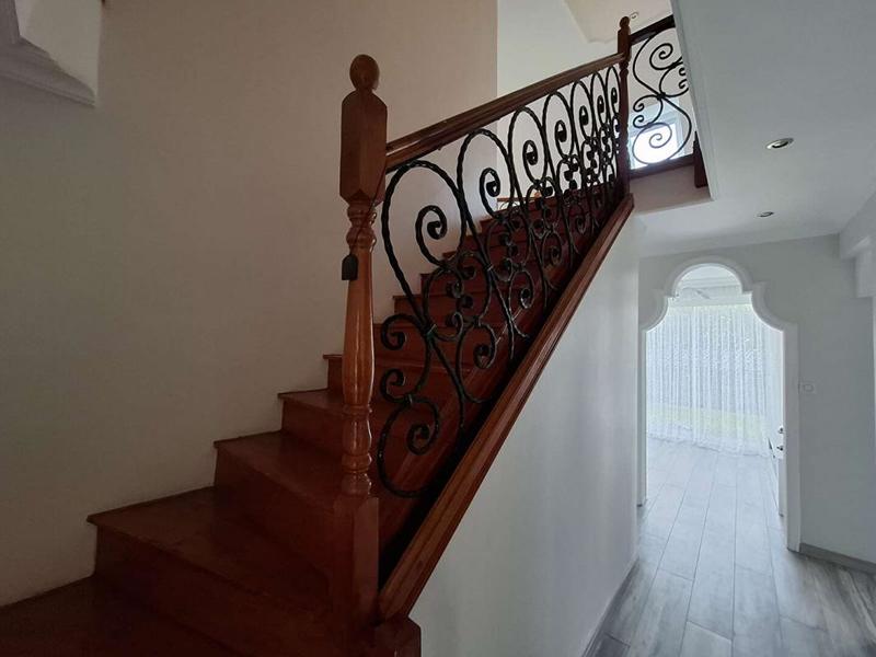 Maison - 122 m² - 7 pièces