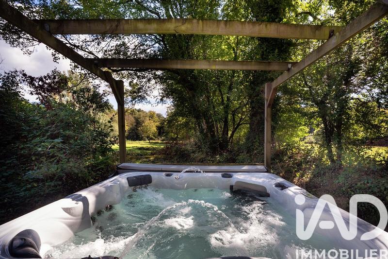 Maison - 486 m² - 17 pièces