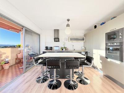 Appartement - 97 m² - 5 pièces