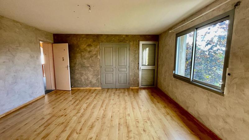 Maison - 329 m² - 11 pièces