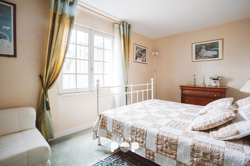 Maison - 282 m² - 9 pièces