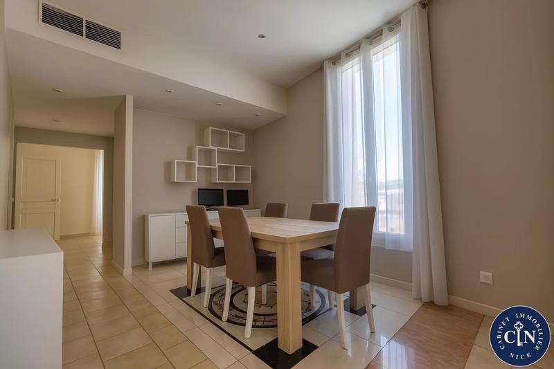 Appartement - 81 m² - 3 pièces