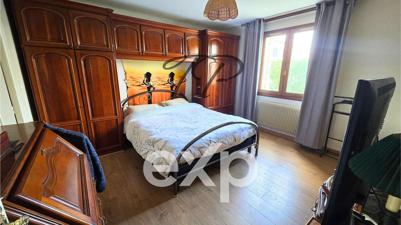 Maison traditionnelle - 179 m² - 7 pièces