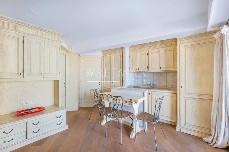 Appartement - 144 m² - 6 pièces