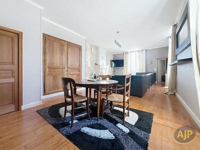 Maison - 272 m² - 9 pièces