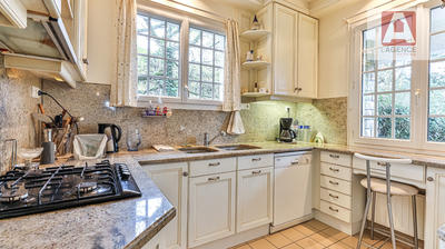 Maison - 213 m² - 7 pièces