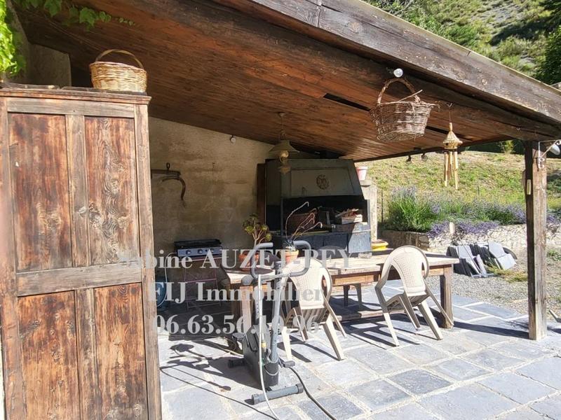 Propriété - 180 m² - 5 pièces