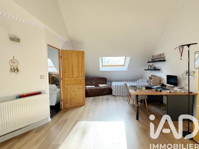 Maison - 230 m² - 9 pièces