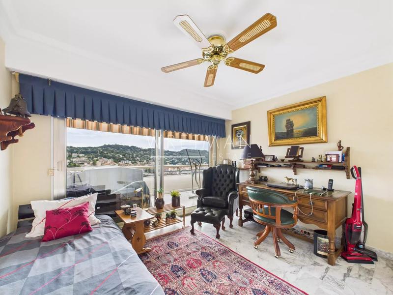 Appartement - 80 m² - 3 pièces