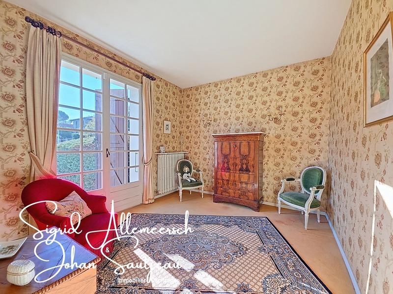 Maison - 200 m² - 9 pièces